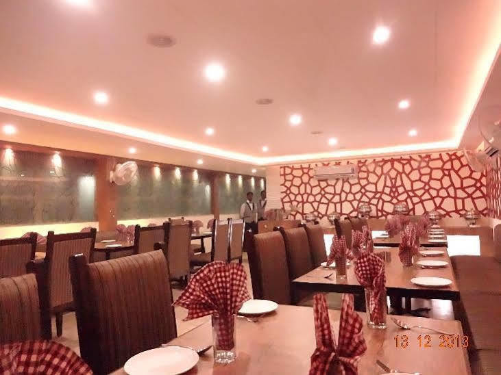 Oyo 2155 Hotel Wardhman جبلبور المظهر الخارجي الصورة
